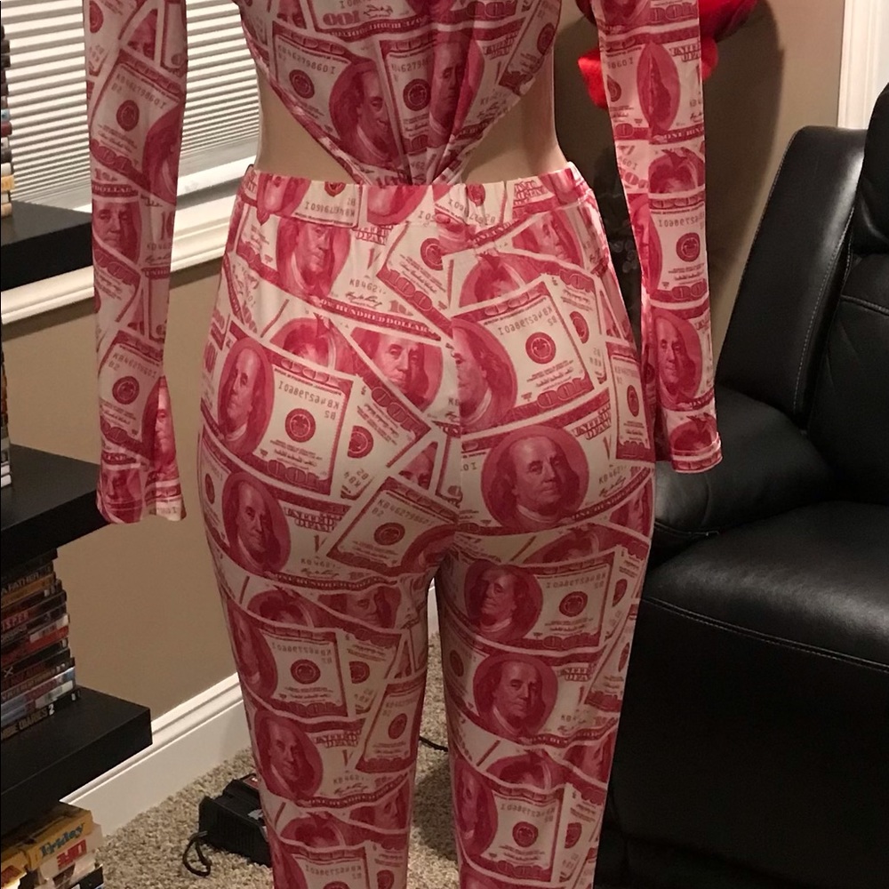 Two-piece pants up